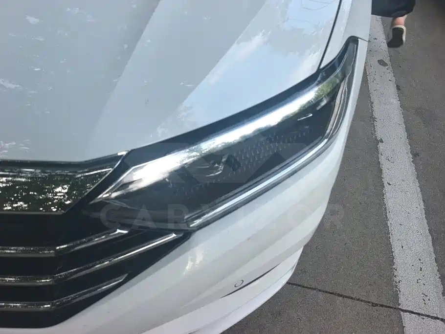Volkswagen Sagitar