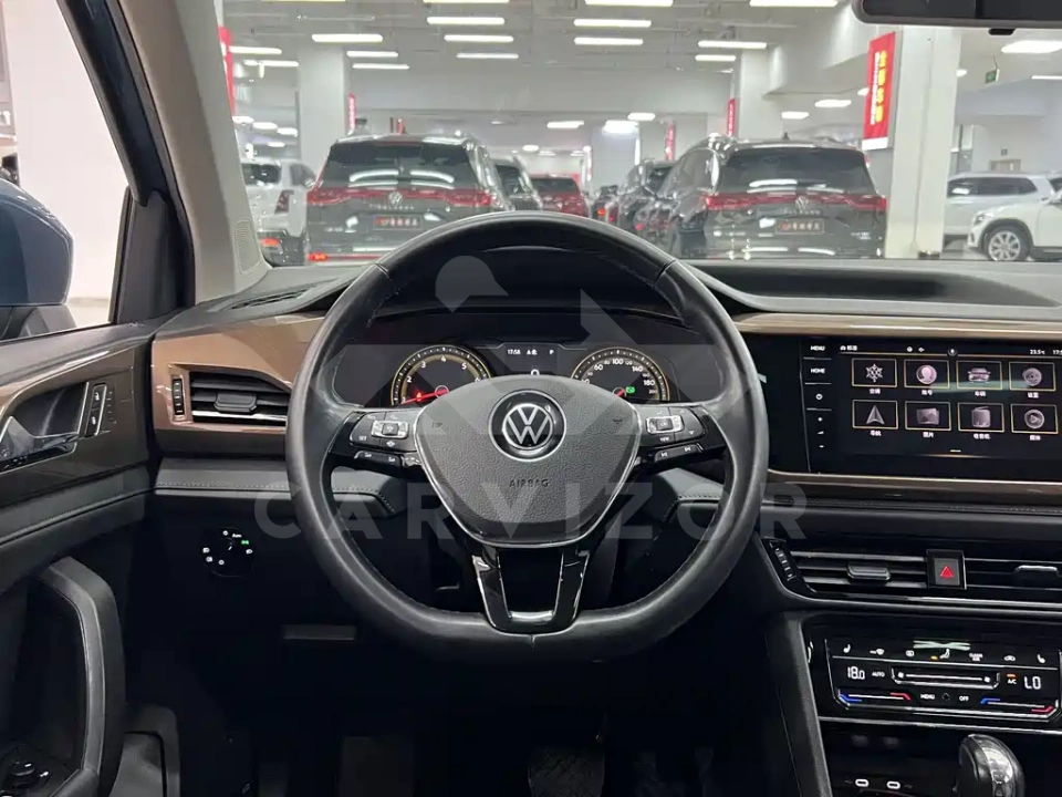 Volkswagen Tharu