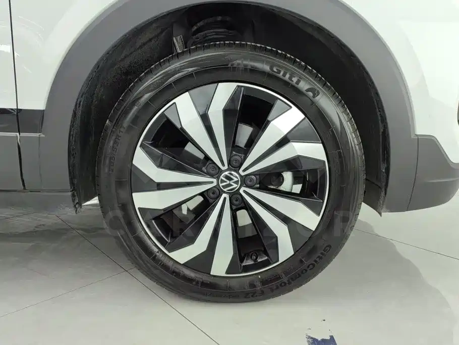 Volkswagen Tharu