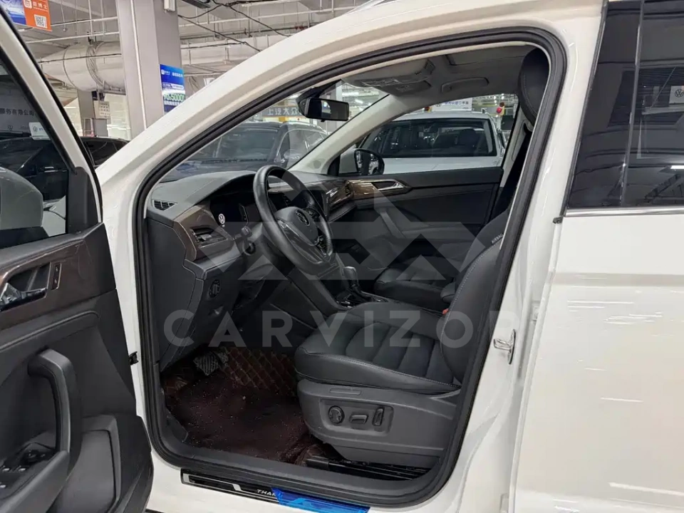 Volkswagen Tharu