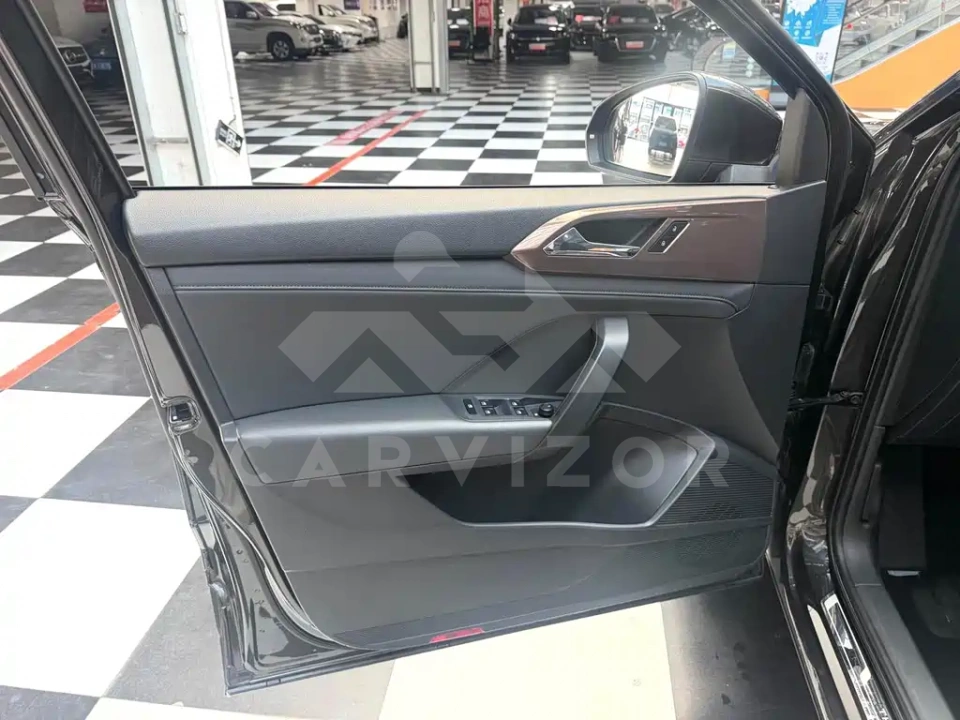 Volkswagen Tharu
