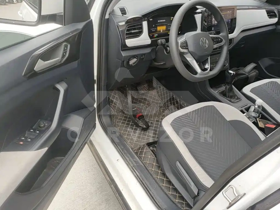 Volkswagen Tharu