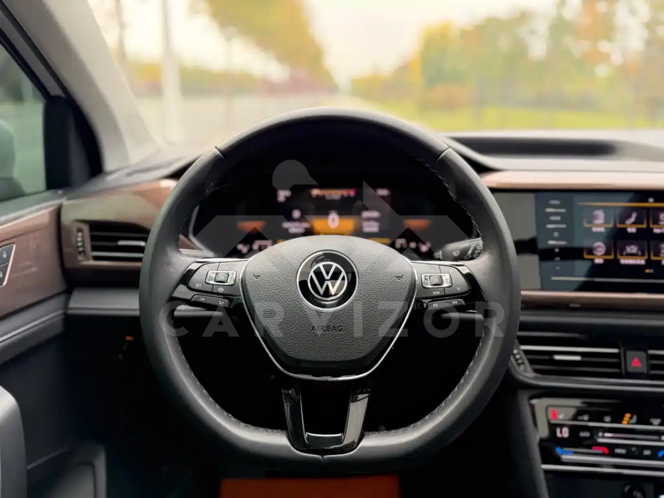 Volkswagen Tharu