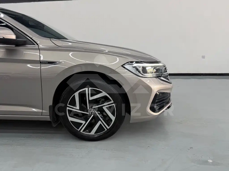 Volkswagen Sagitar