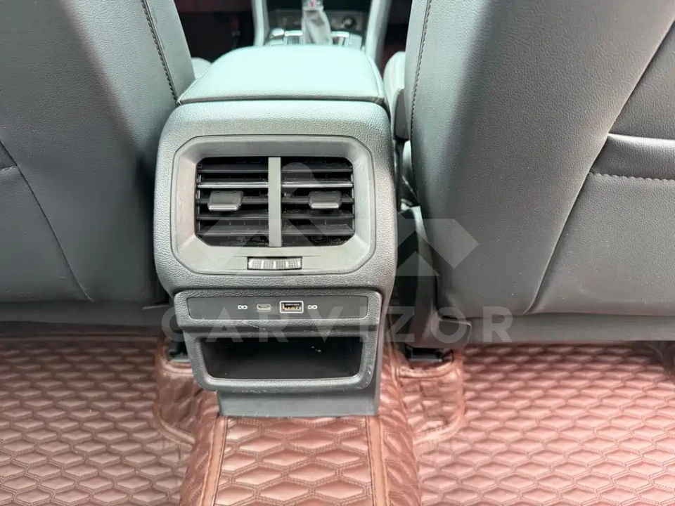 Volkswagen Tharu