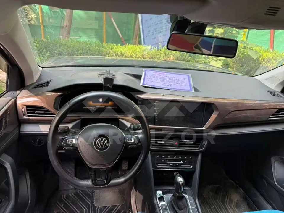 Volkswagen Tharu