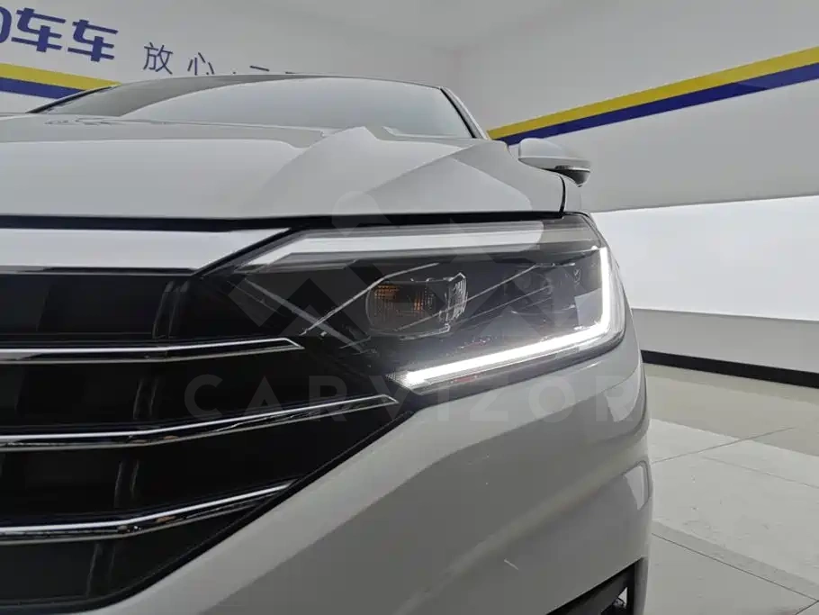 Volkswagen Sagitar