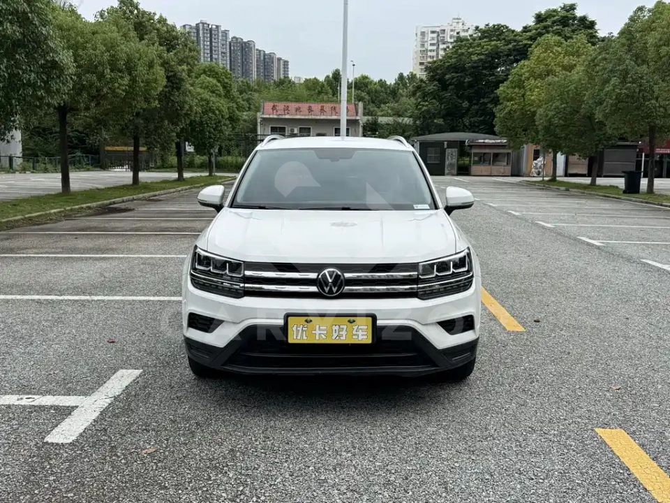 Volkswagen Tharu