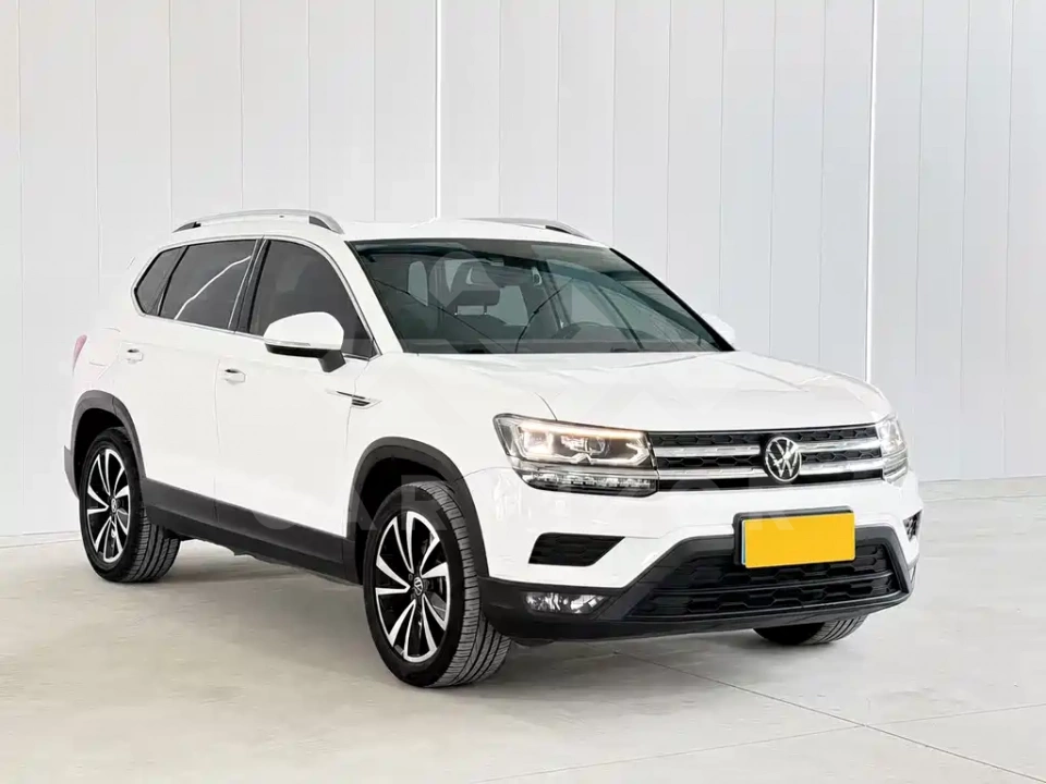 Volkswagen Tharu