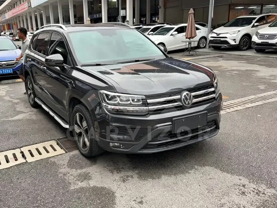 Volkswagen Tharu