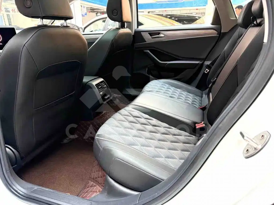 Volkswagen Sagitar
