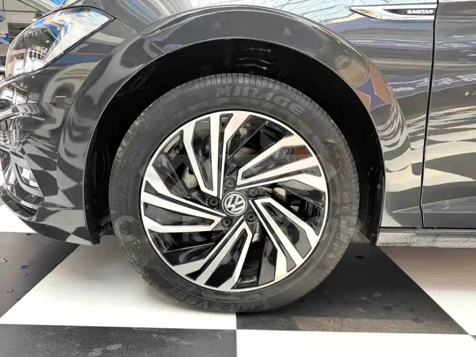 Volkswagen Sagitar