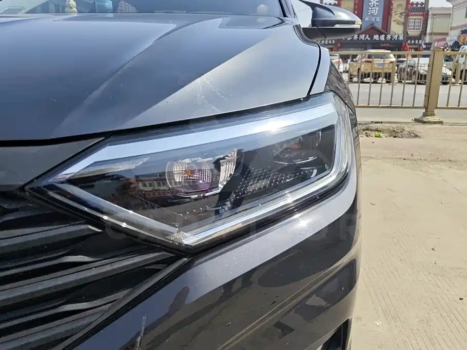 Volkswagen Sagitar