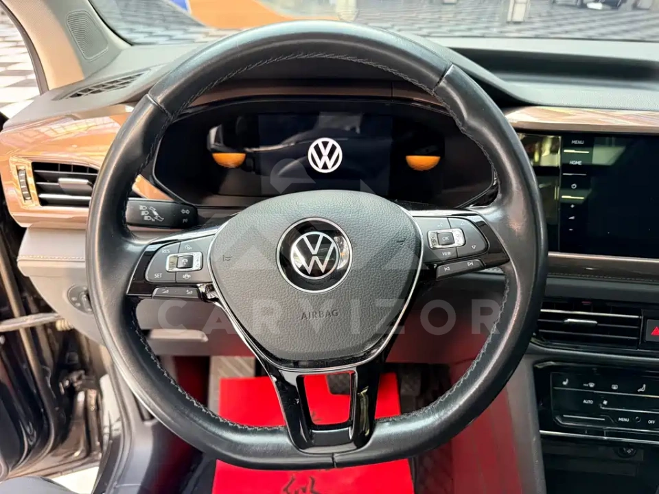 Volkswagen Tharu