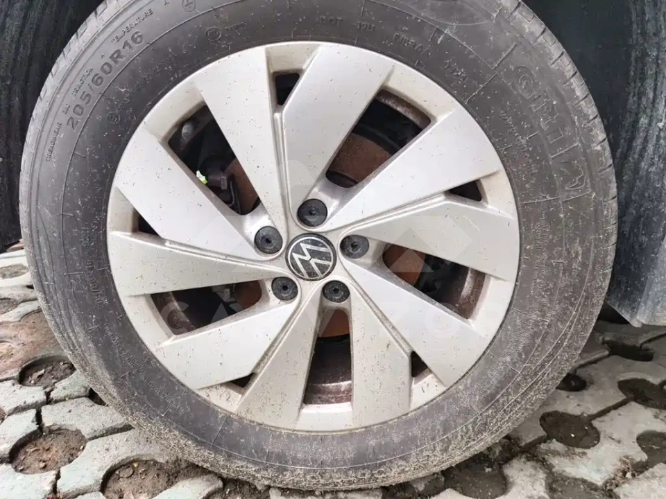 Volkswagen Tharu