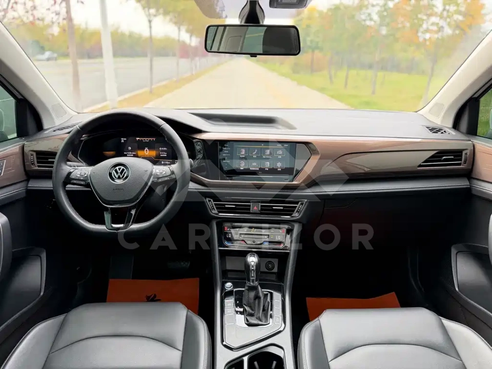 Volkswagen Tharu