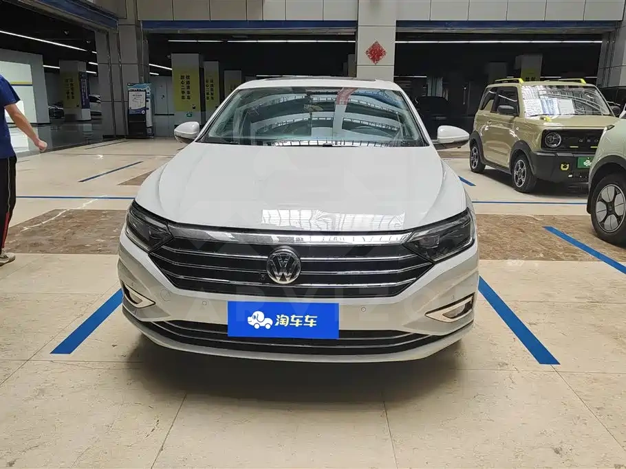 Volkswagen Sagitar