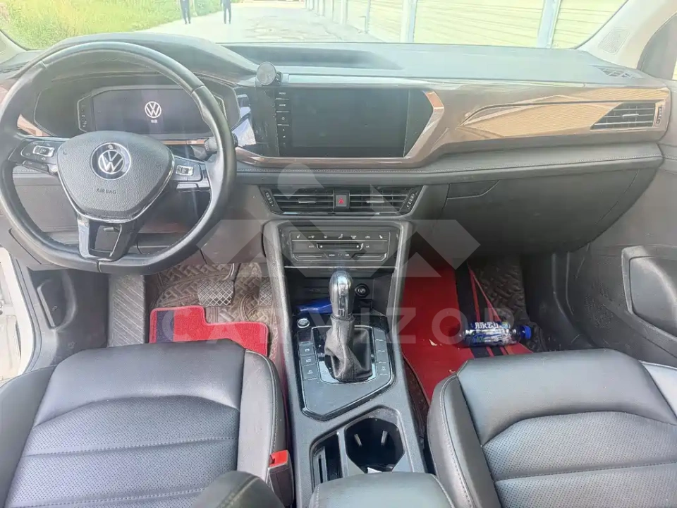 Volkswagen Tharu