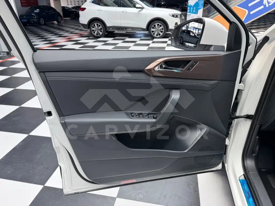 Volkswagen Tharu