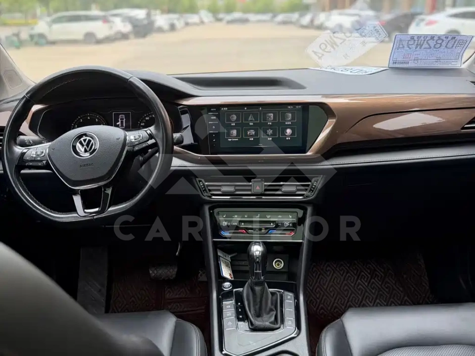 Volkswagen Tharu