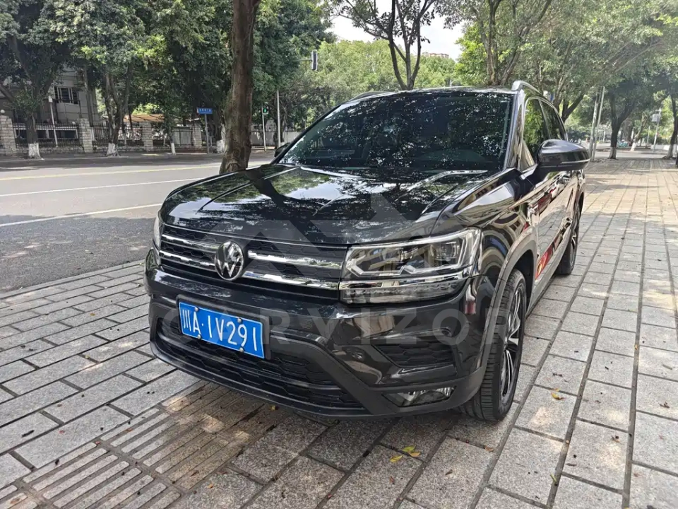 Volkswagen Tharu