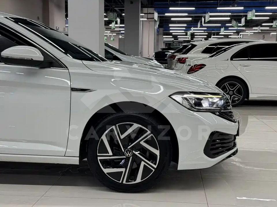Volkswagen Sagitar