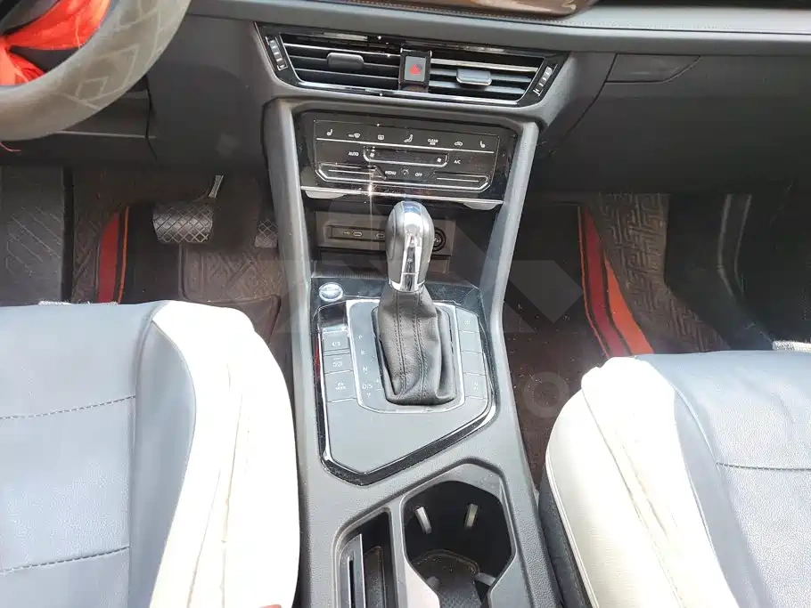 Volkswagen Tharu