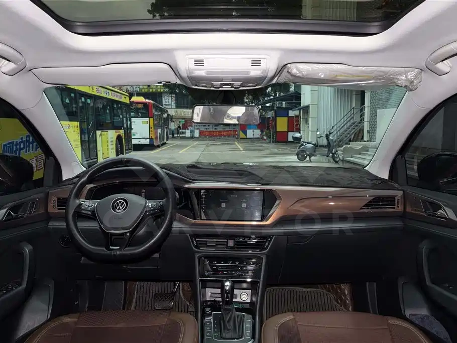 Volkswagen Tharu