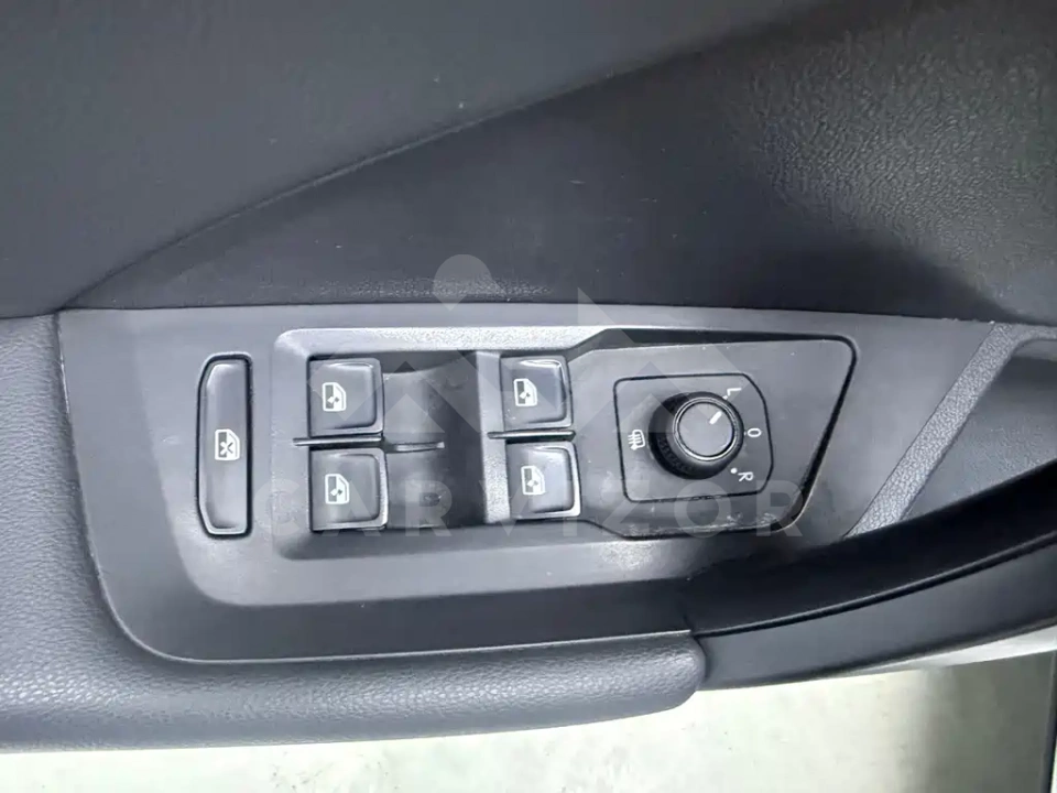 Volkswagen Tharu