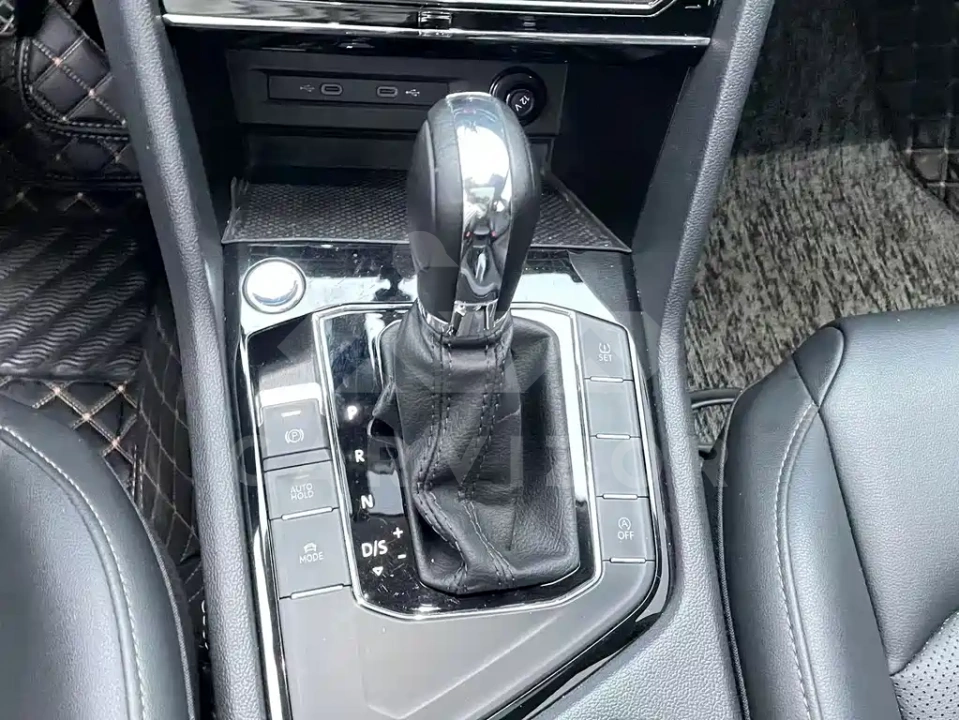 Volkswagen Tharu