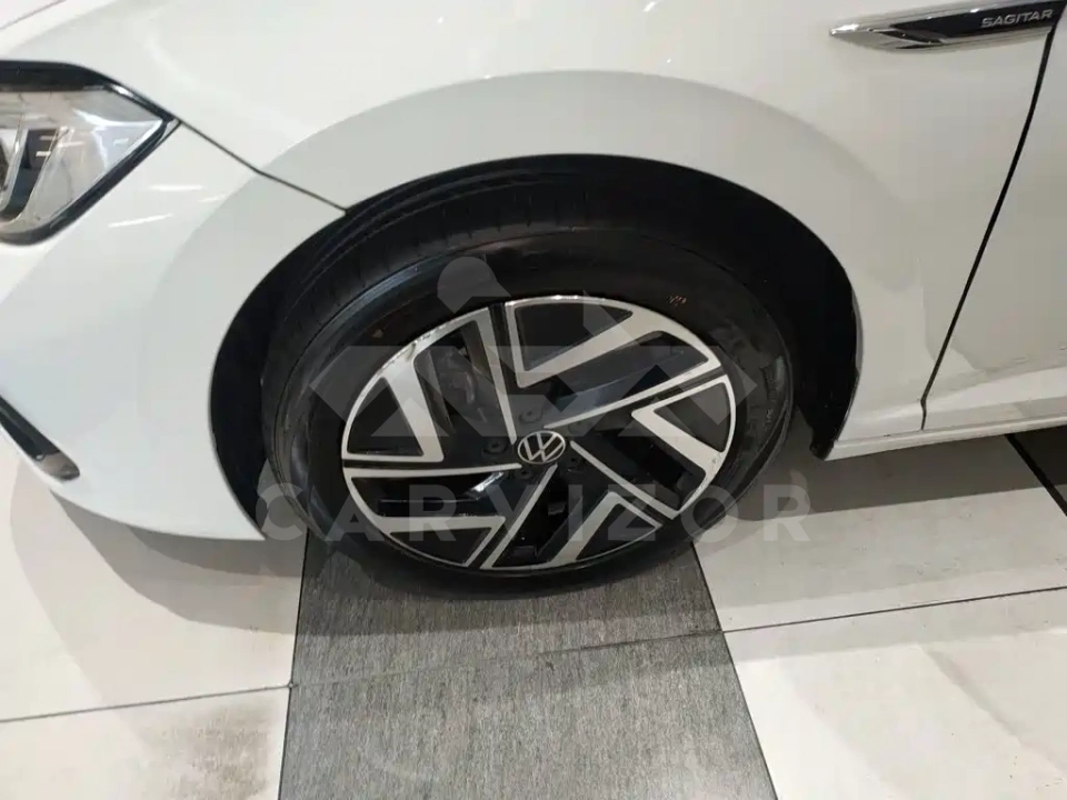 Volkswagen Sagitar