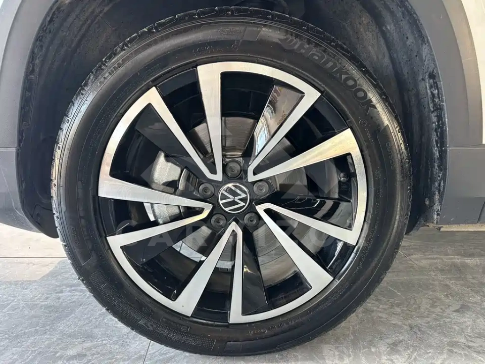 Volkswagen Tharu