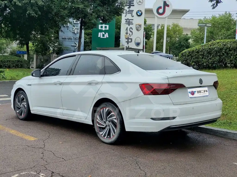 Volkswagen Sagitar