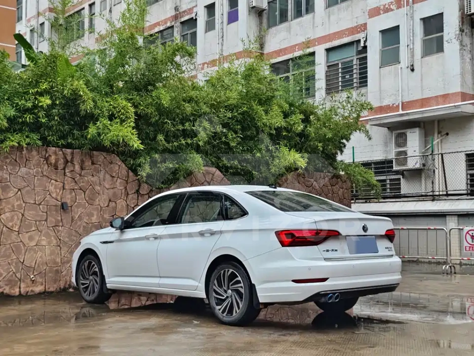 Volkswagen Sagitar