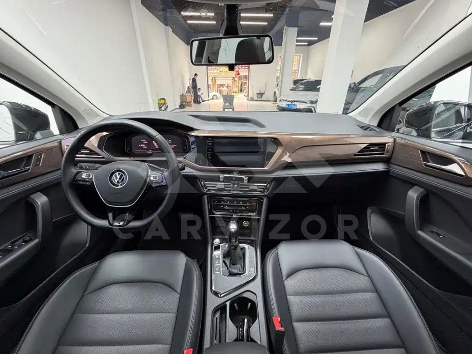 Volkswagen Tharu