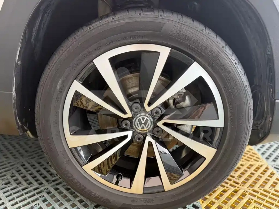 Volkswagen Tharu
