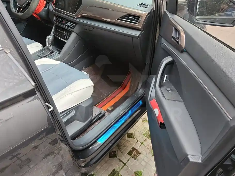 Volkswagen Tharu