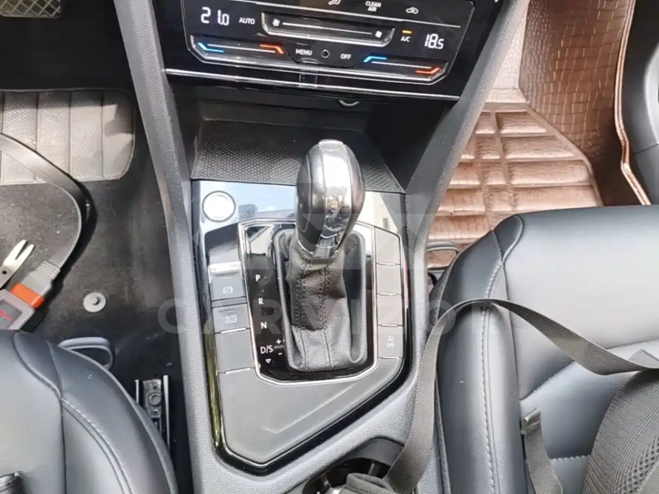 Volkswagen Tharu