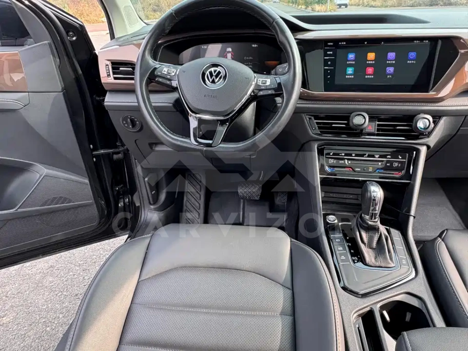 Volkswagen Tharu