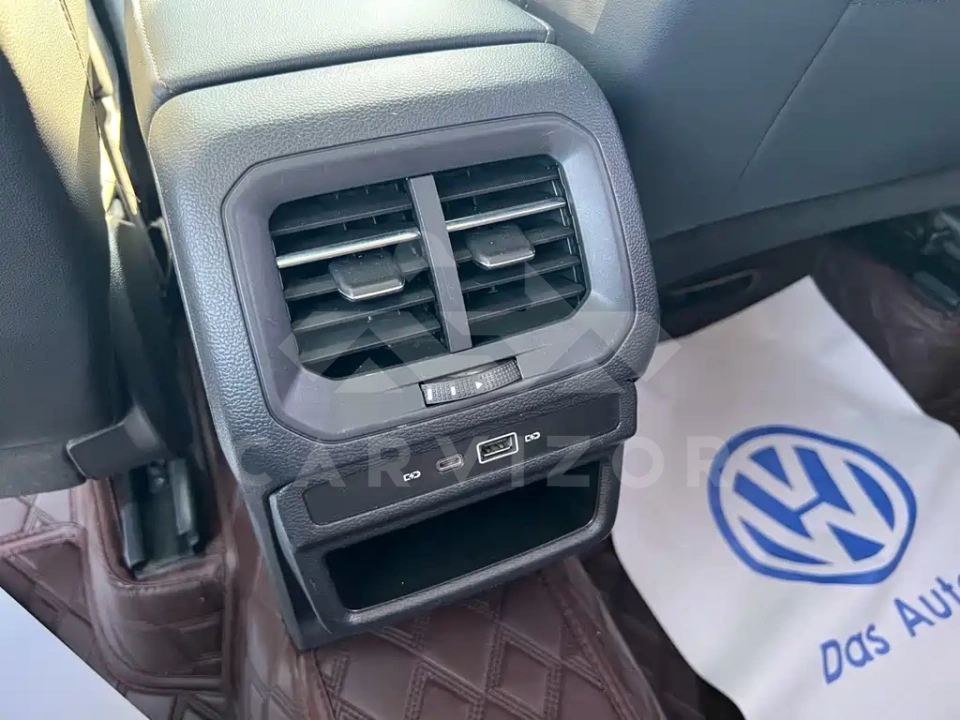 Volkswagen Tharu