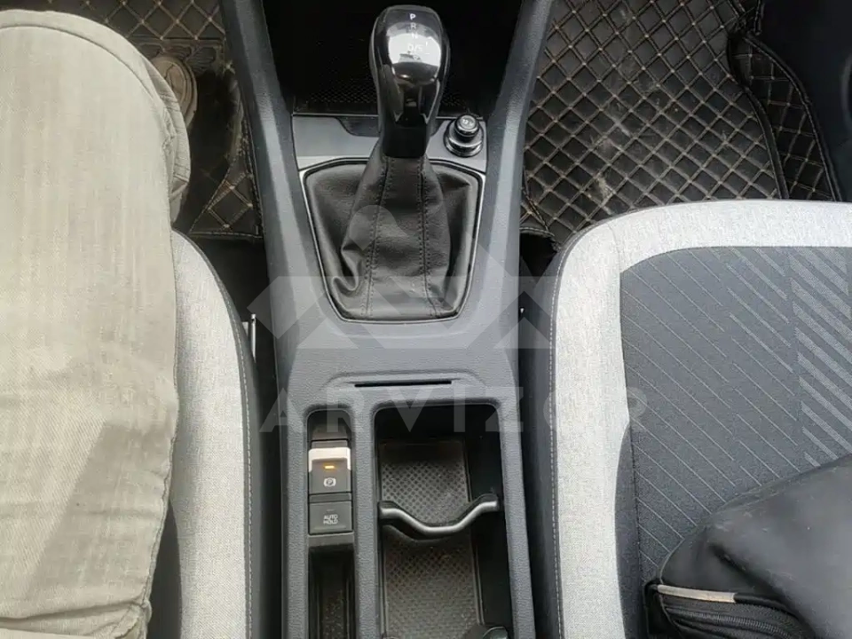 Volkswagen Tharu