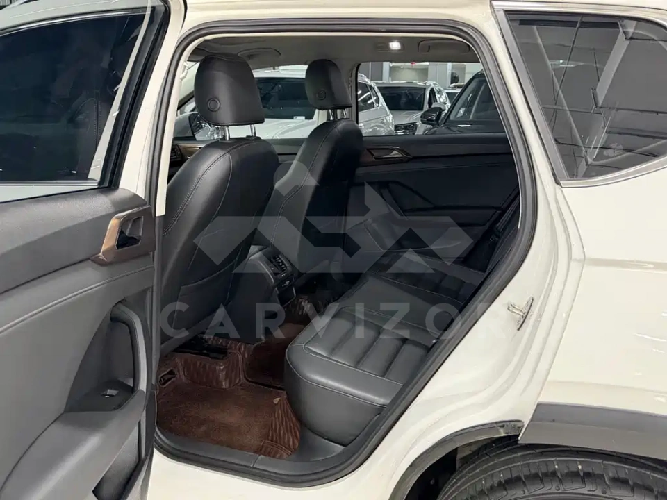 Volkswagen Tharu