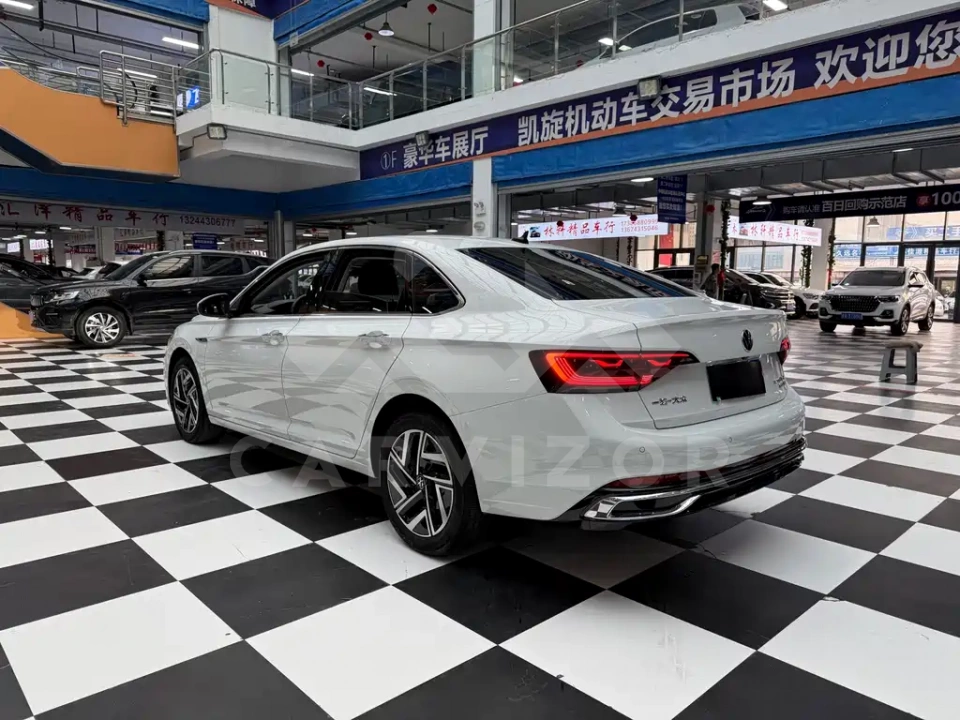 Volkswagen Sagitar