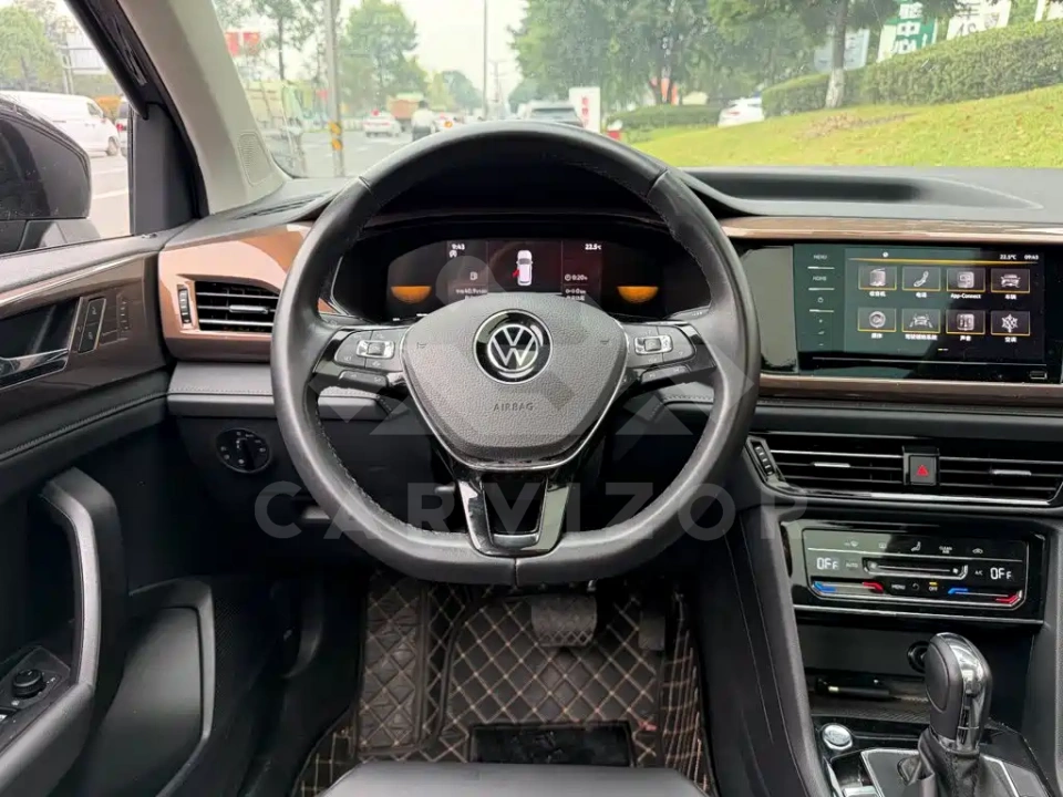 Volkswagen Tharu