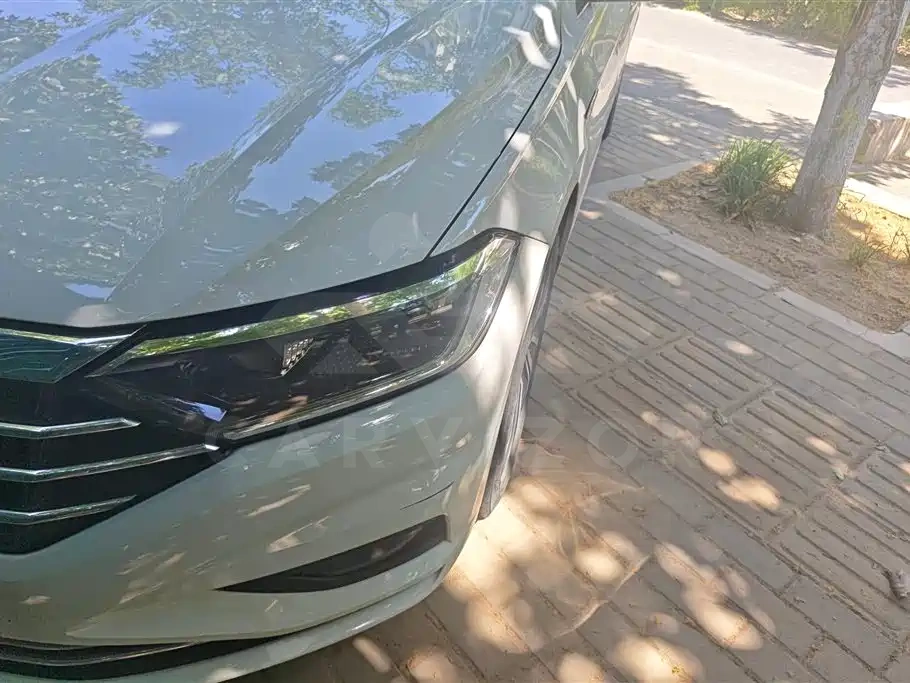 Volkswagen Sagitar