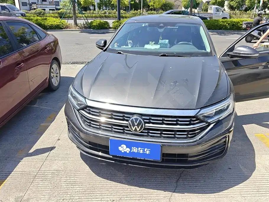 Volkswagen Sagitar