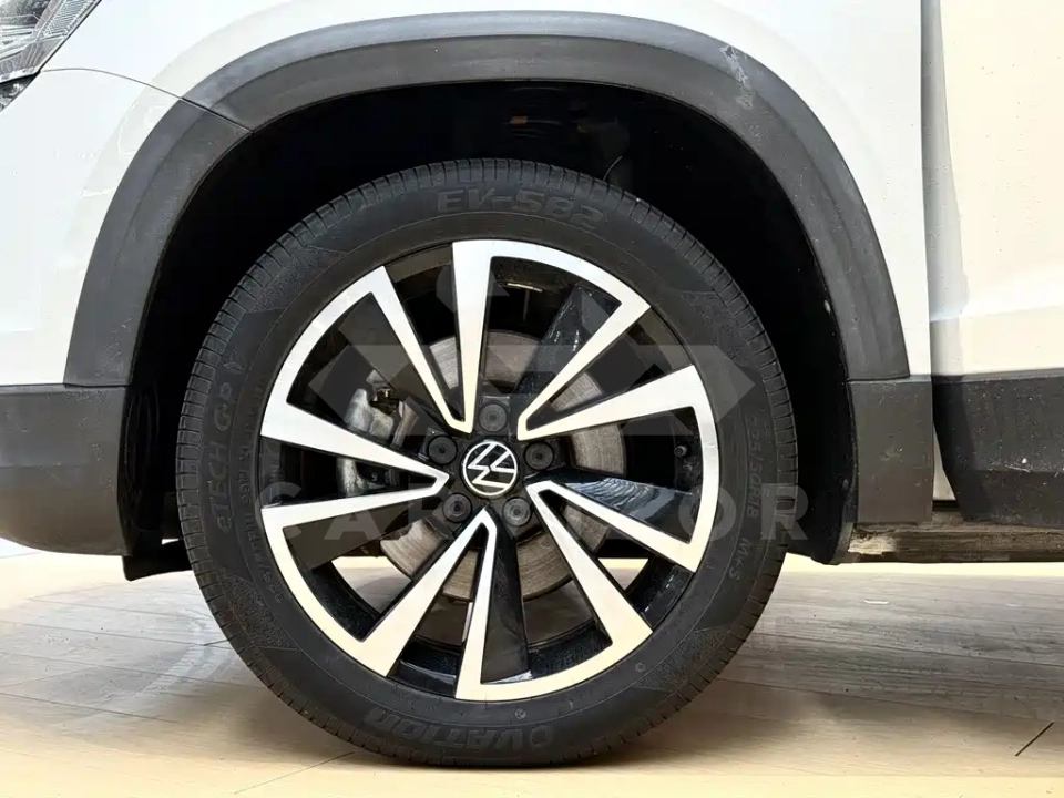 Volkswagen Tharu