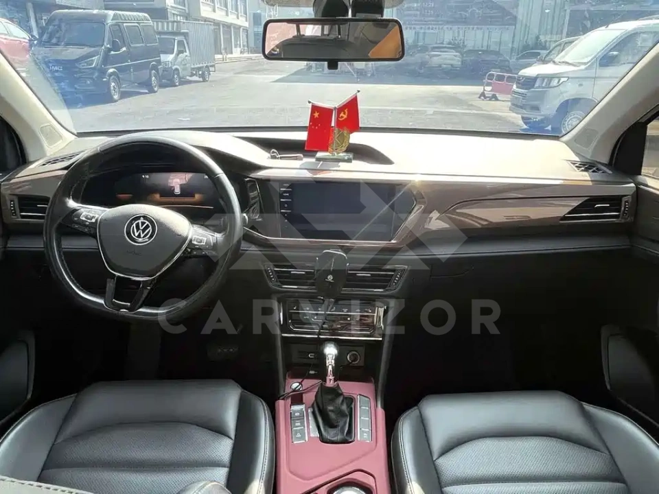 Volkswagen Tharu