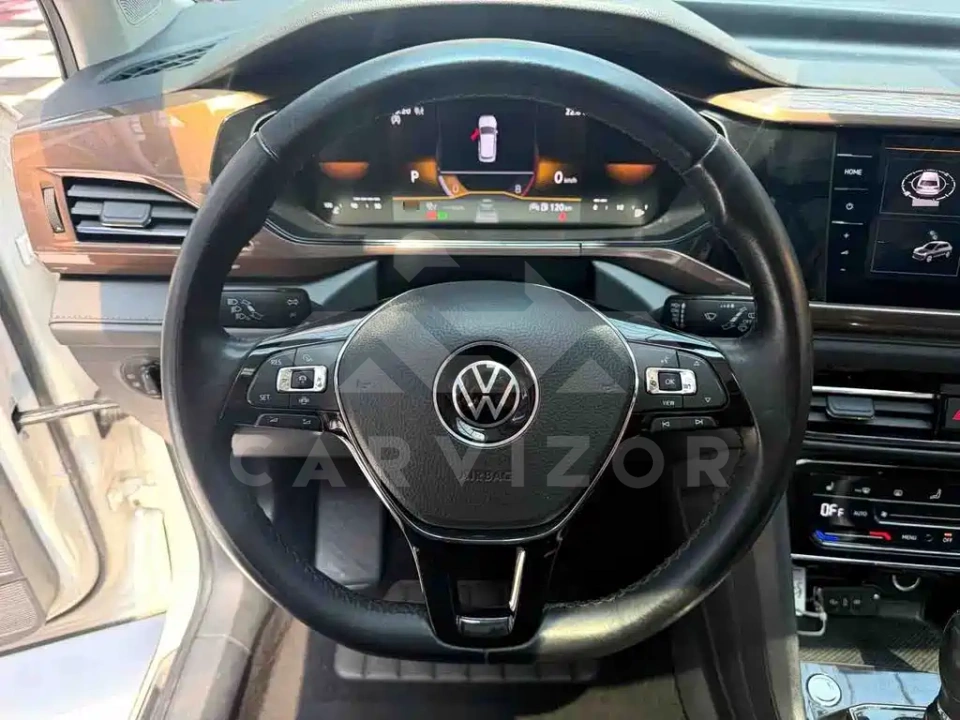 Volkswagen Tharu
