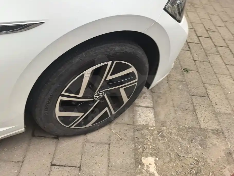 Volkswagen Sagitar